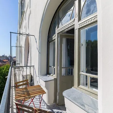 Designer On The Broadway W 2br, Ac And Panorama Balcony * ブダペスト
