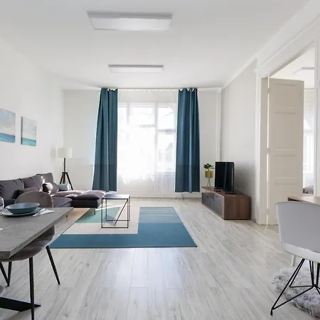 Designer On The Broadway W 2br, Ac And Panorama Balcony