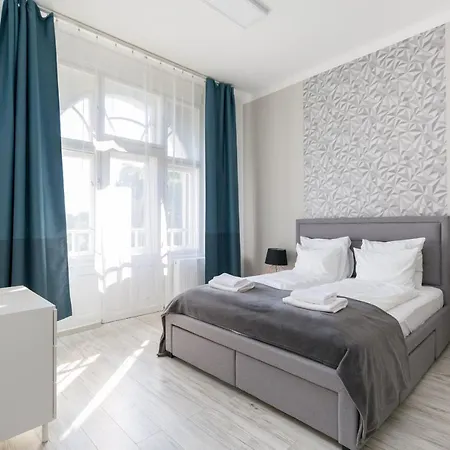 Designer On The Broadway W 2br, Ac And Panorama Balcony Apartament *