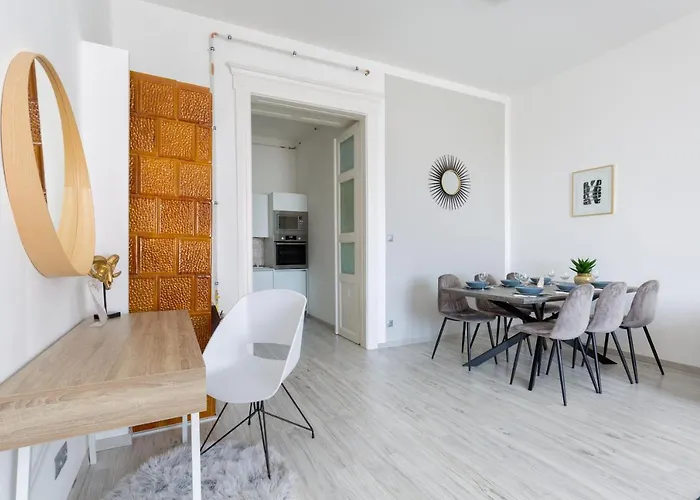 Designer On The Broadway W 2br, Ac And Panorama Balcony Apartament