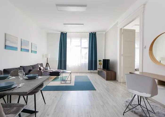 Designer On The Broadway W 2br, Ac And Panorama Balcony
